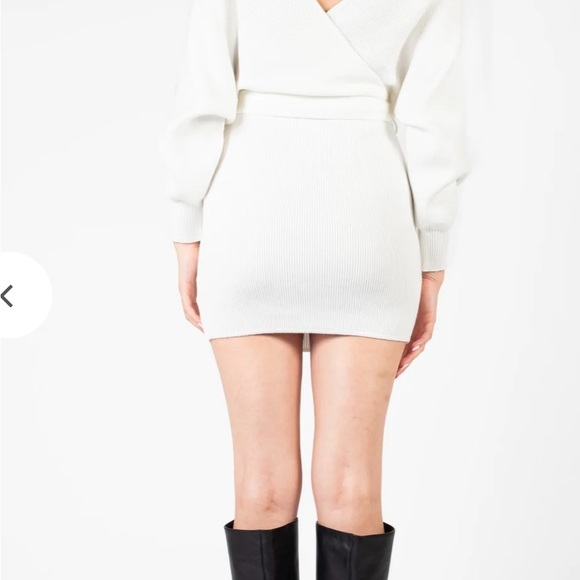 Elegant warm  Mini Dress - Picture 4 of 9